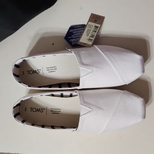 White toms shoes